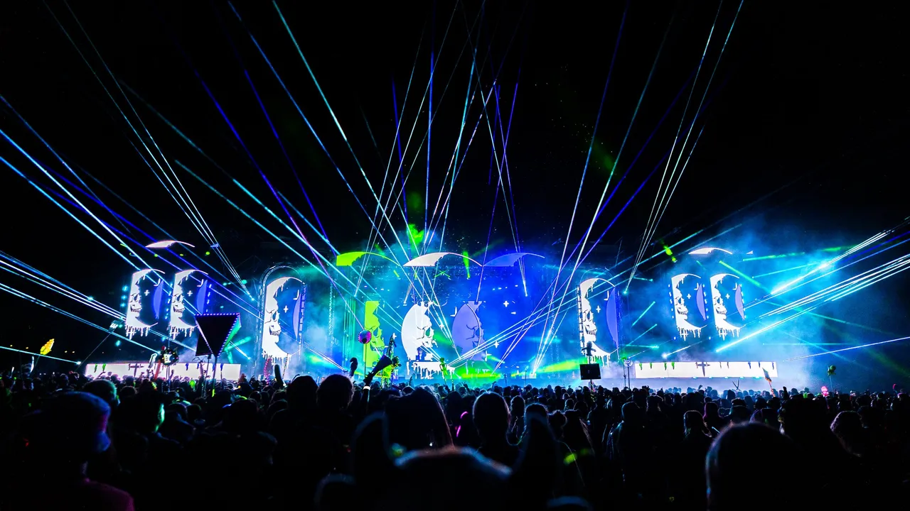 Level Up — Dancefestopia