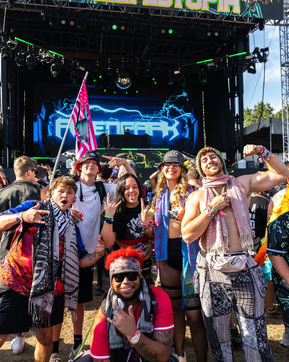 The Crowd - Alien Park